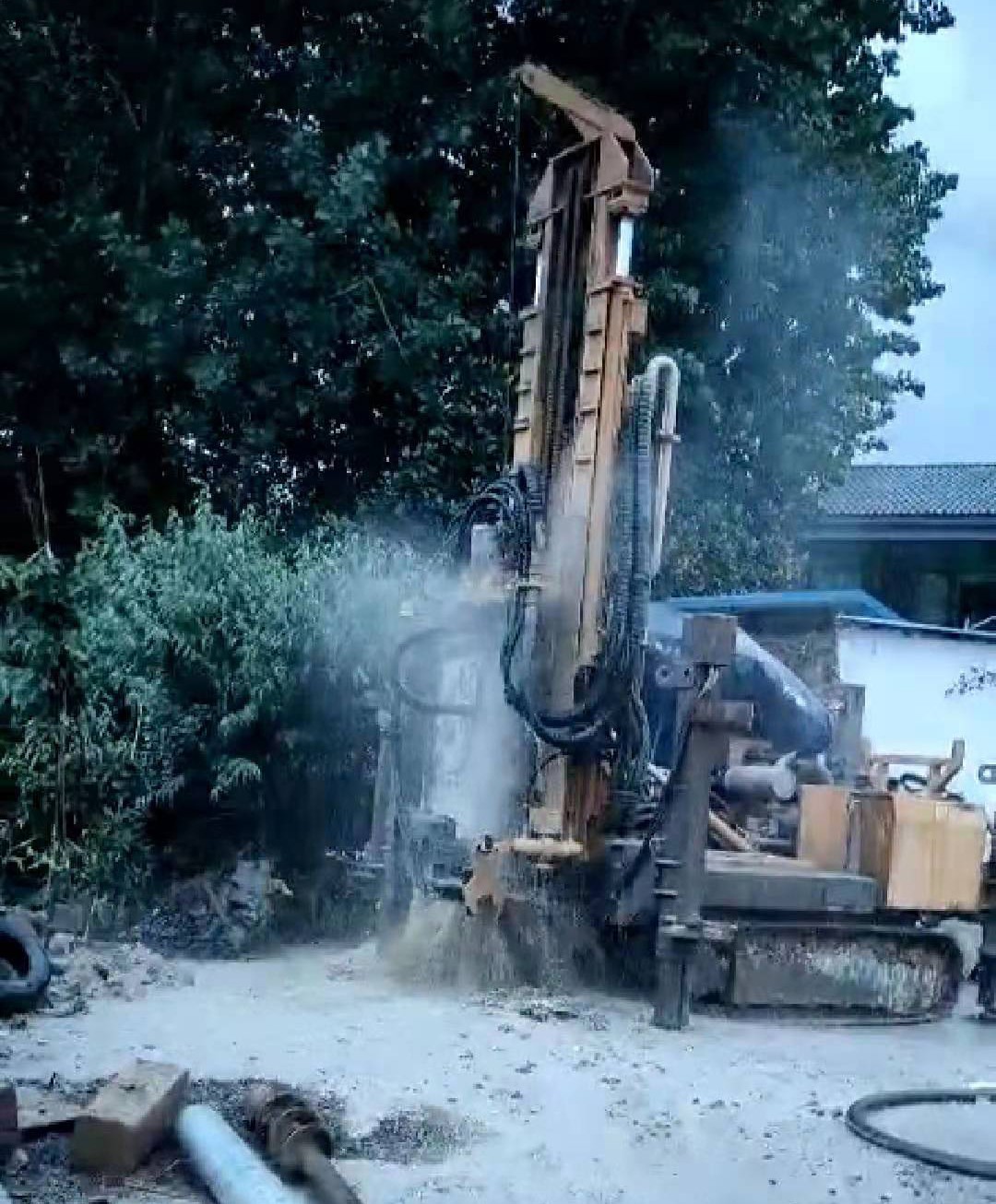 巖石井